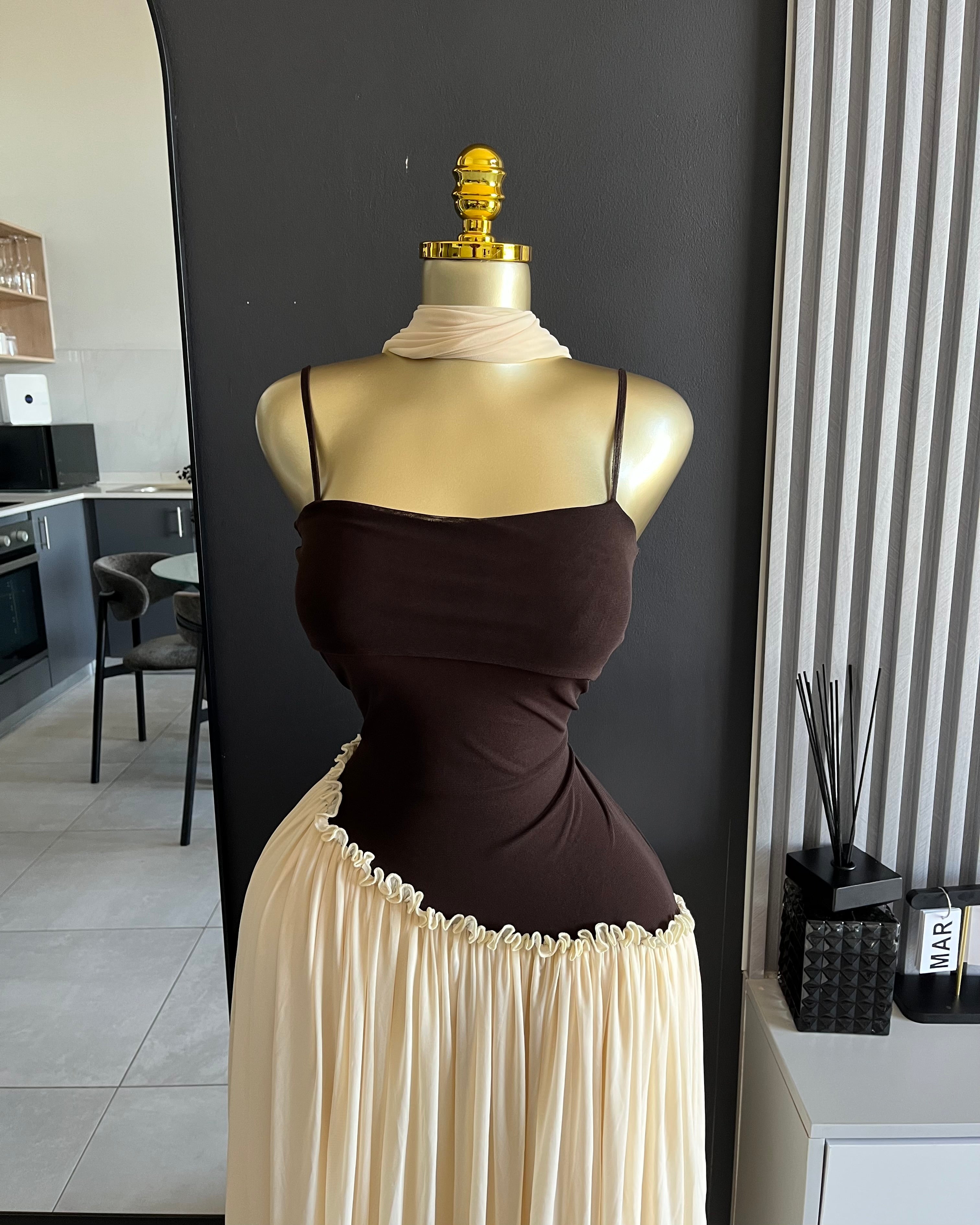 Elowen Pleated Contrast Maxi Dress