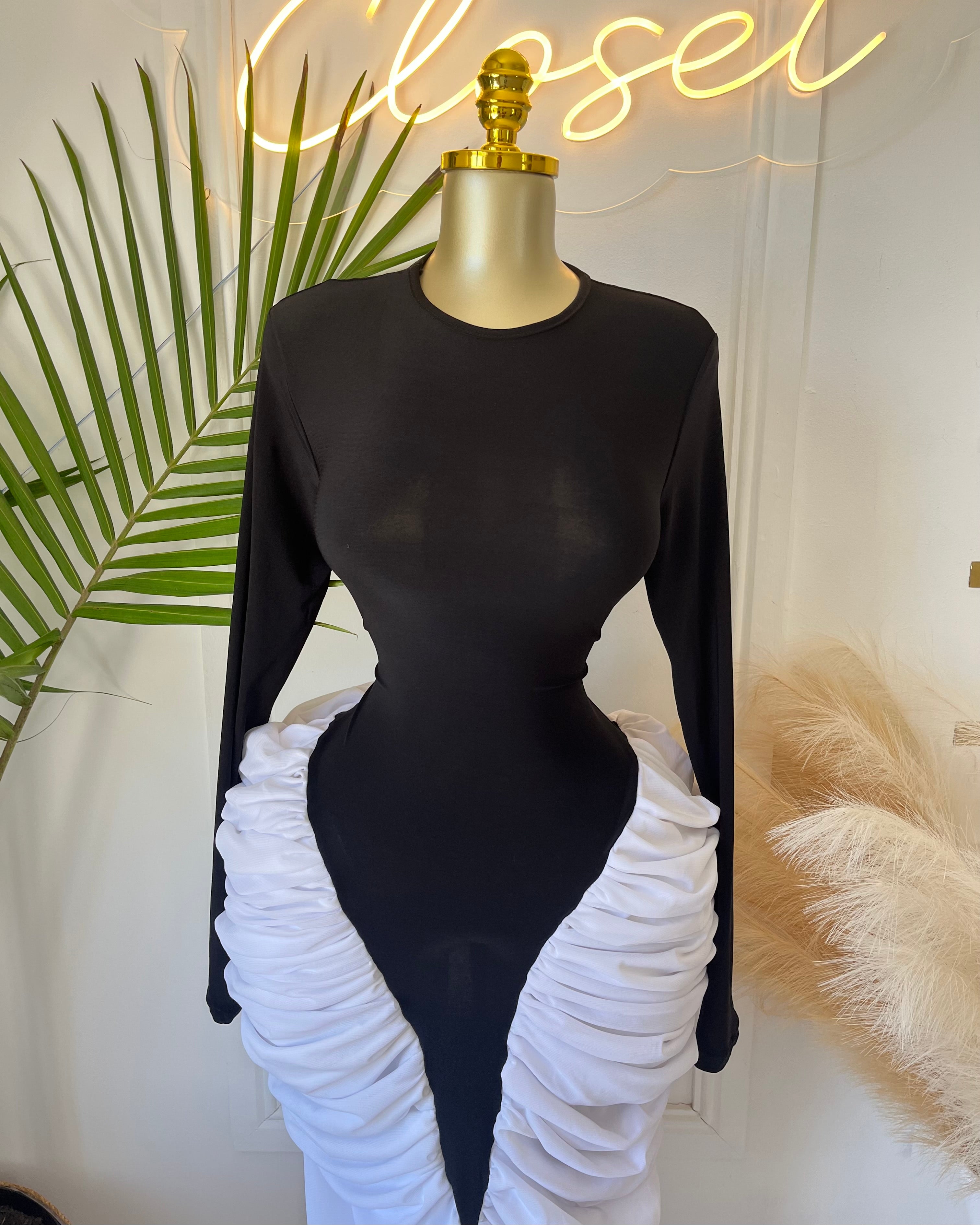 Monroe Contrast Ruched Maxi Dress