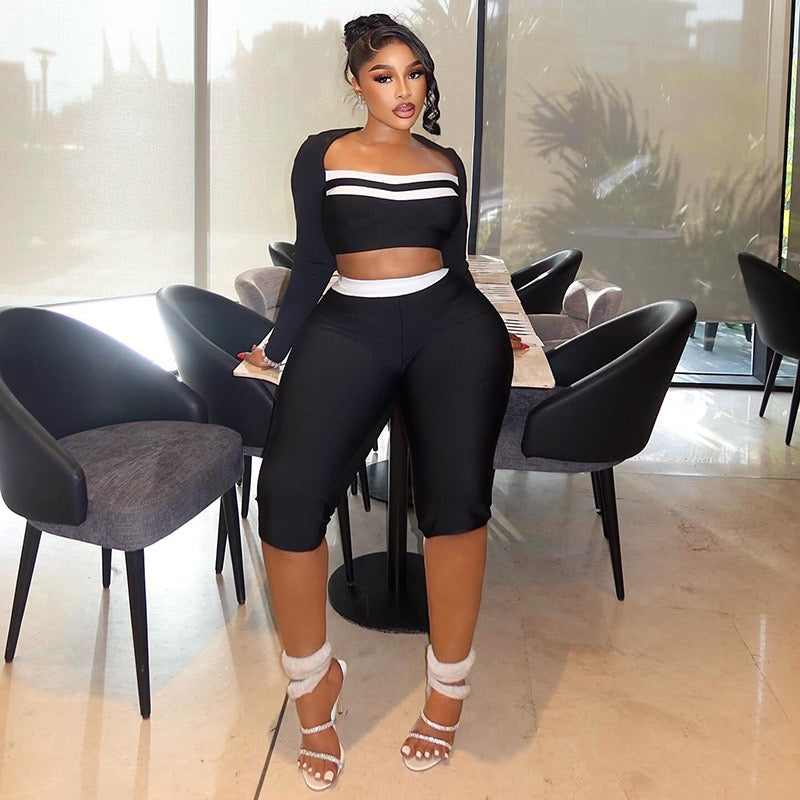 Domino Stripe Off-Shoulder Capri Set Black/White