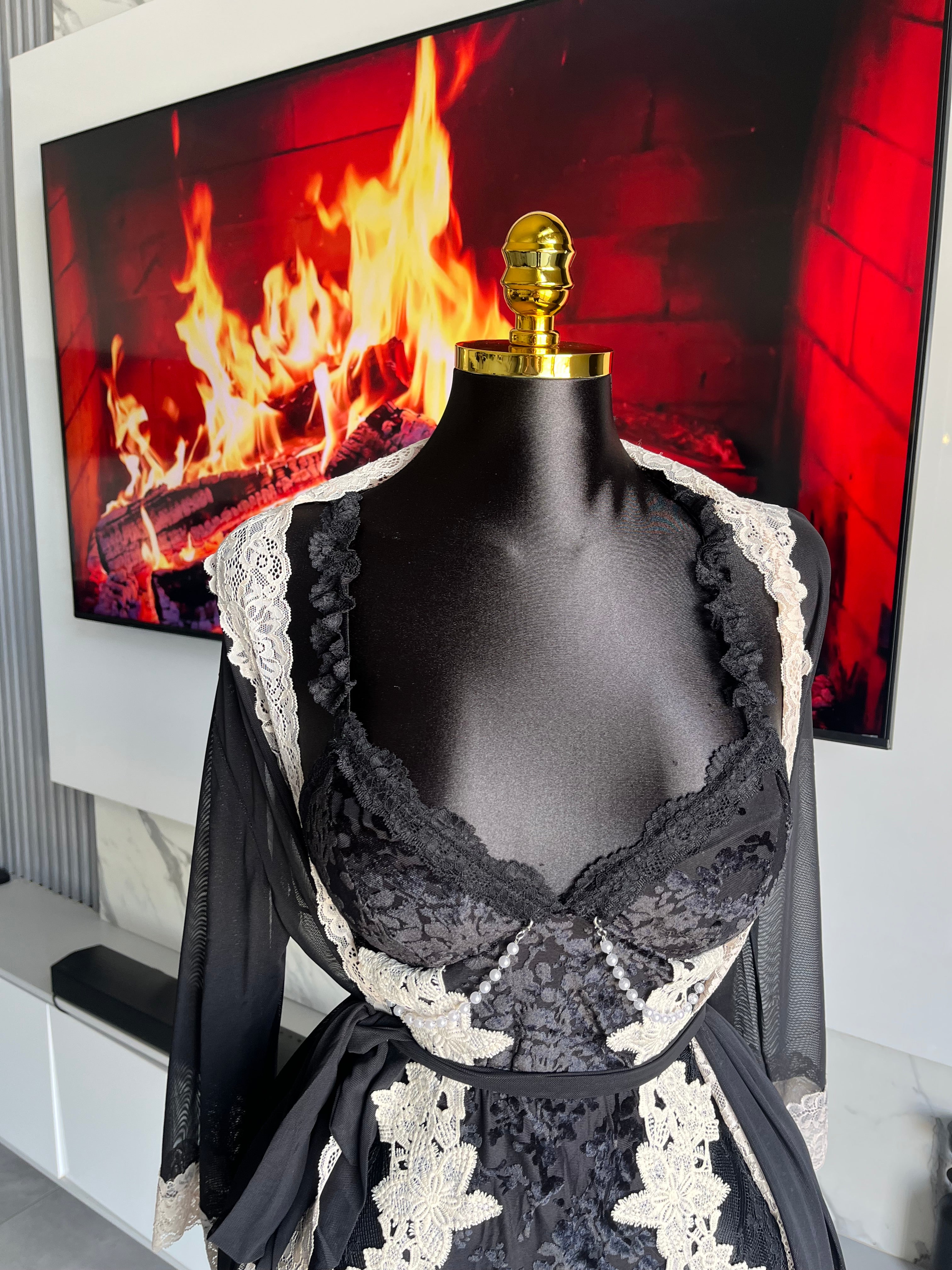 Romance Dreams Lace Sleepwear Set