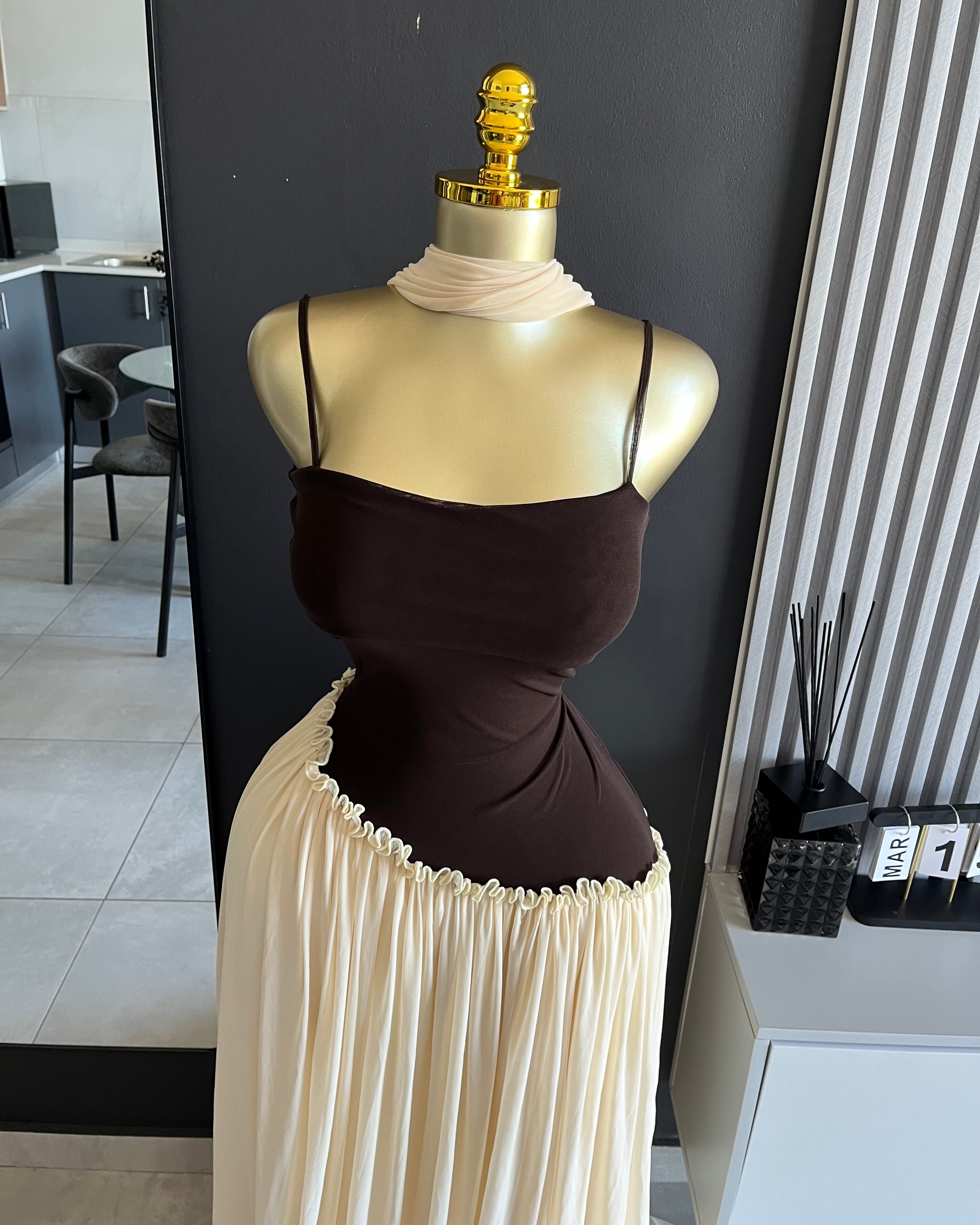 Elowen Pleated Contrast Maxi Dress