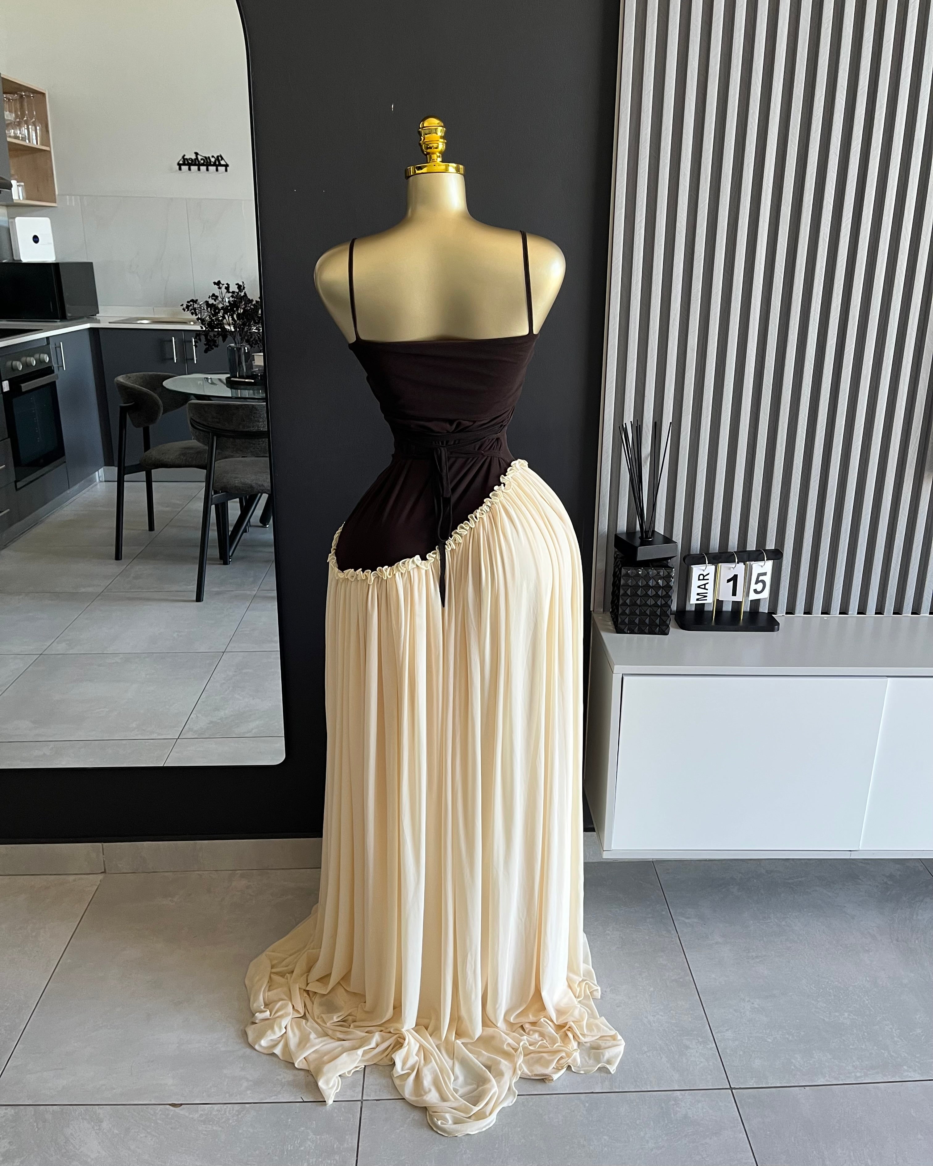 Elowen Pleated Contrast Maxi Dress