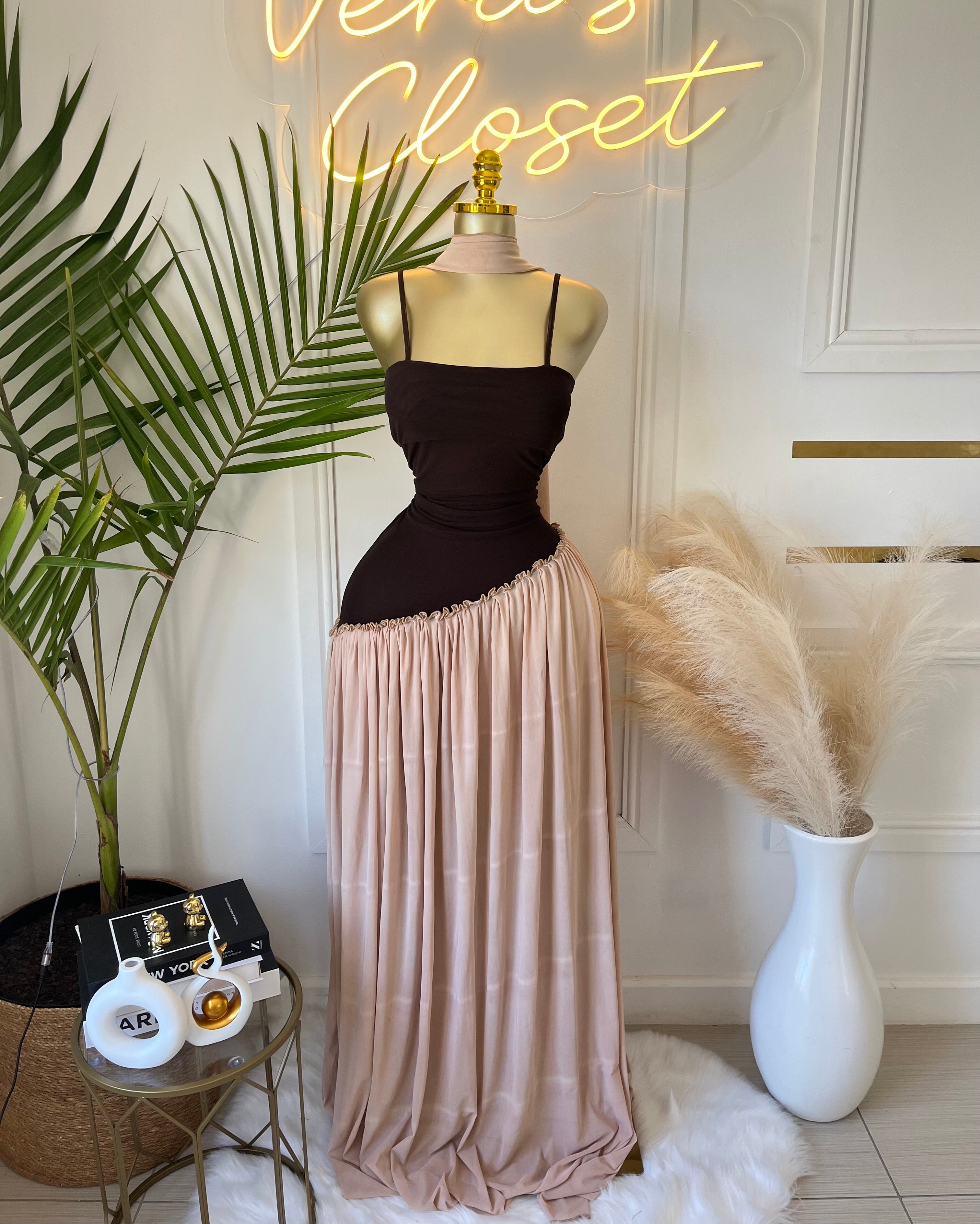 Elowen Pleated Contrast Maxi Dress