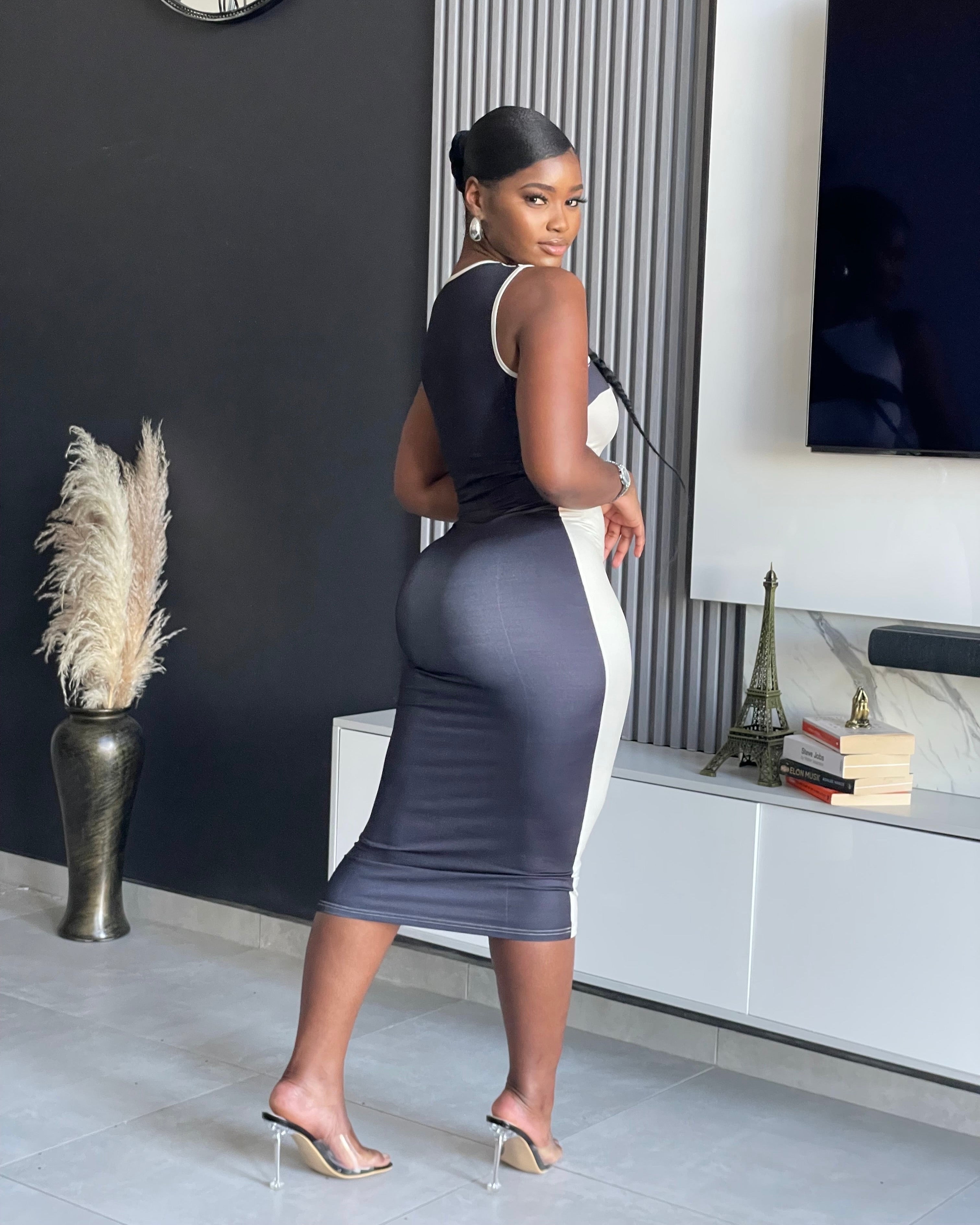 Laquinta Bodycon Midi Dress